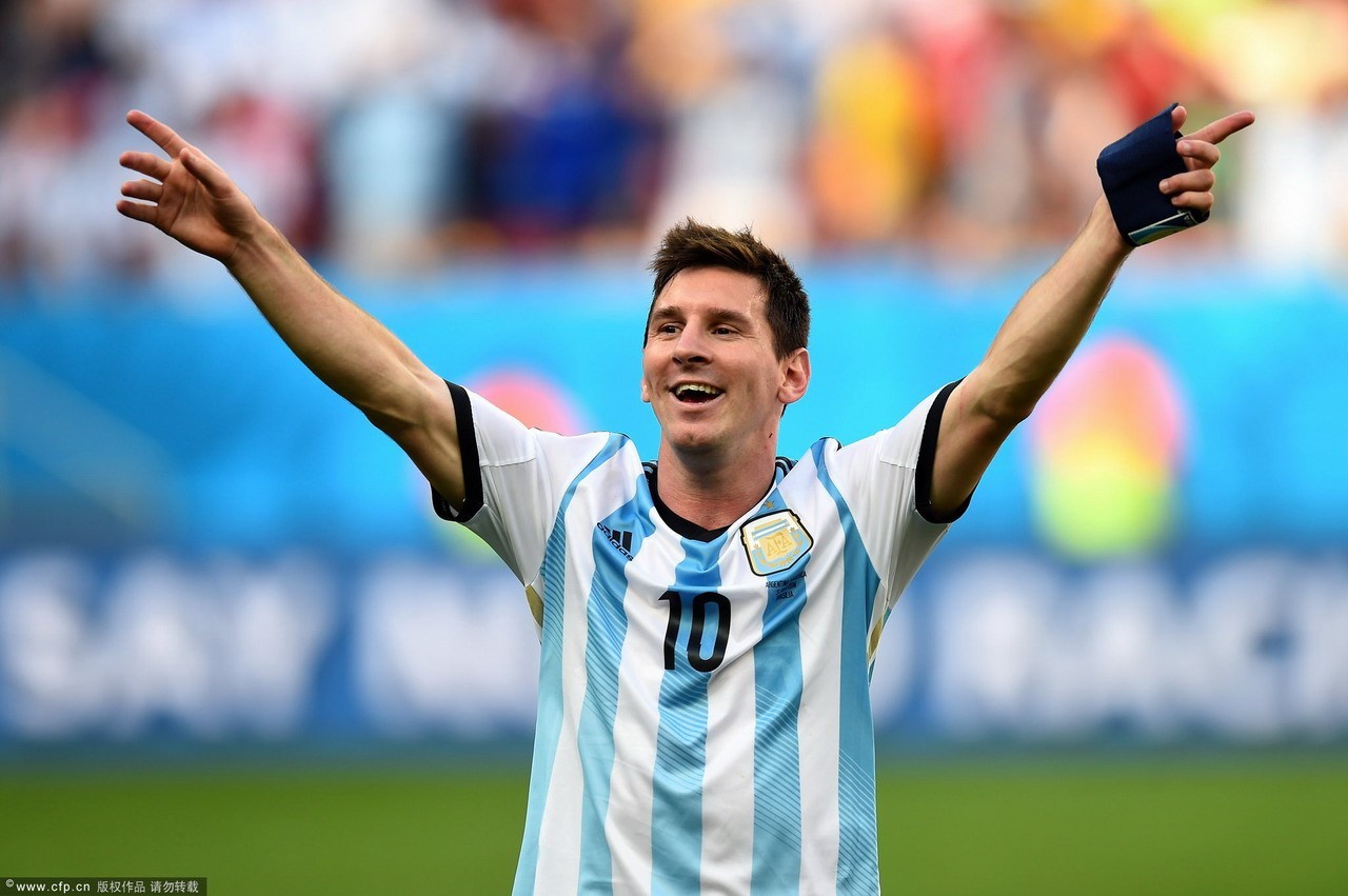 香港知名女星自曝遭前夫家暴、被对方按头撞墙，如今现任官司缠身